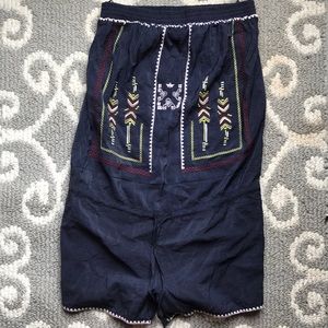Strapless umgee romper!